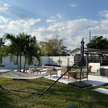 Jungle Cottage With Luxury Pool, Hot Tub And More! Лейк-Уорт Экстерьер фото