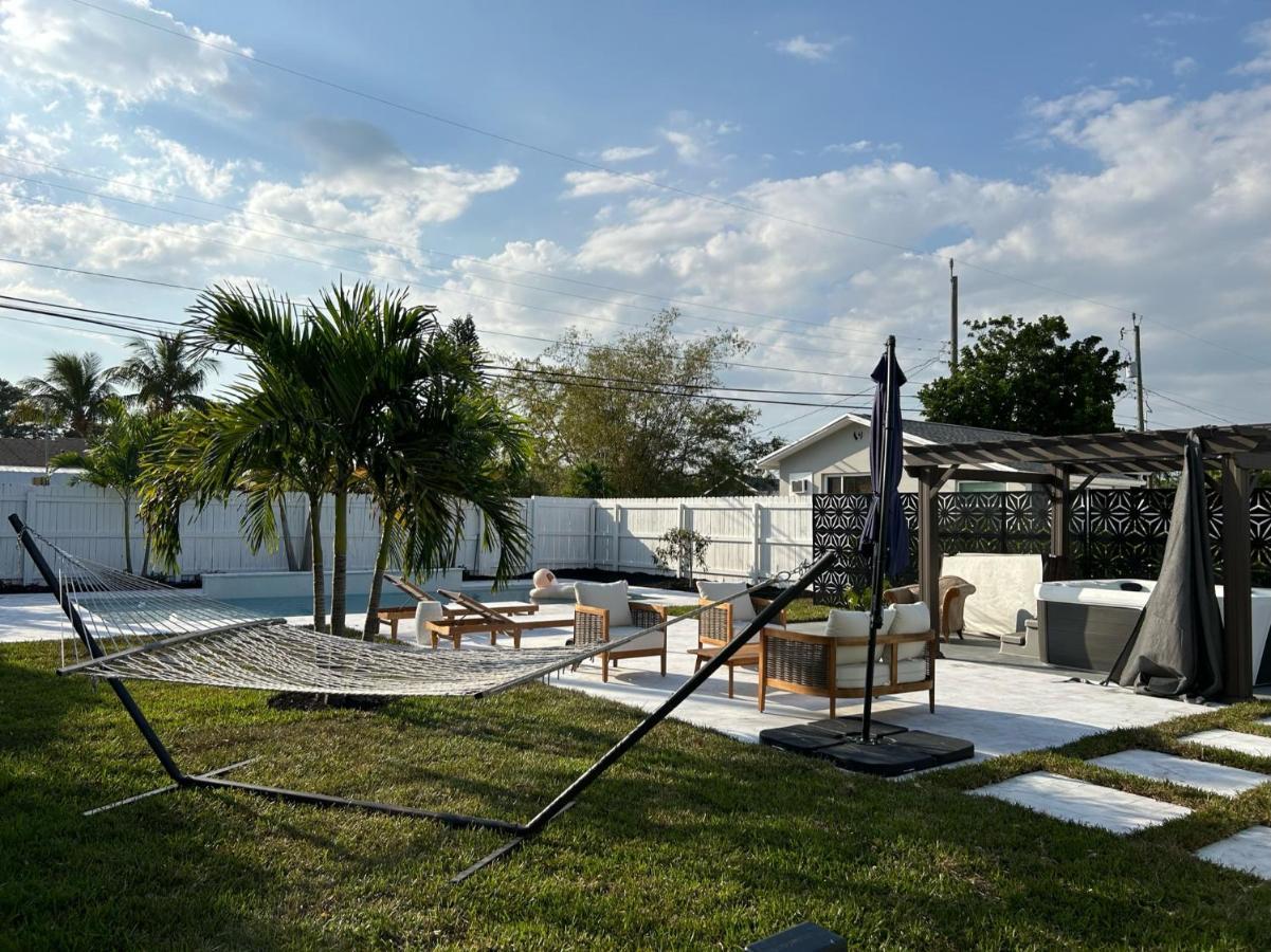 Jungle Cottage With Luxury Pool, Hot Tub And More! Лейк-Уорт Экстерьер фото