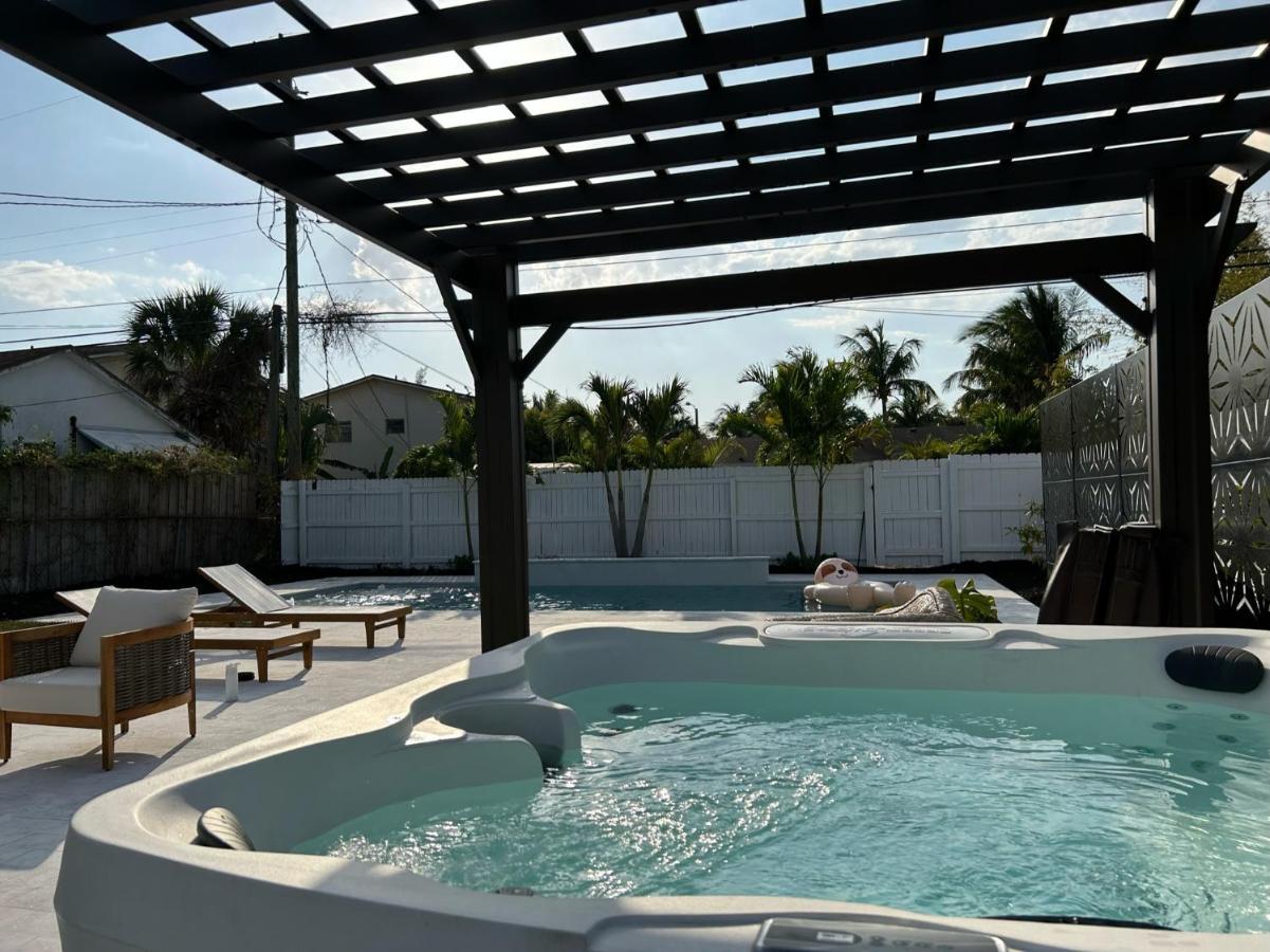 Jungle Cottage With Luxury Pool, Hot Tub And More! Лейк-Уорт Экстерьер фото